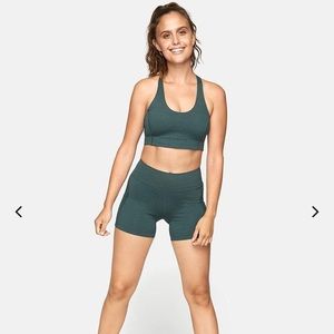 Outdoor Voices Evergreen set (techsweat flex short